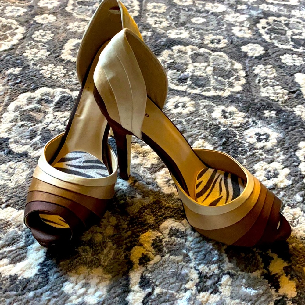 Peep toe platform heels